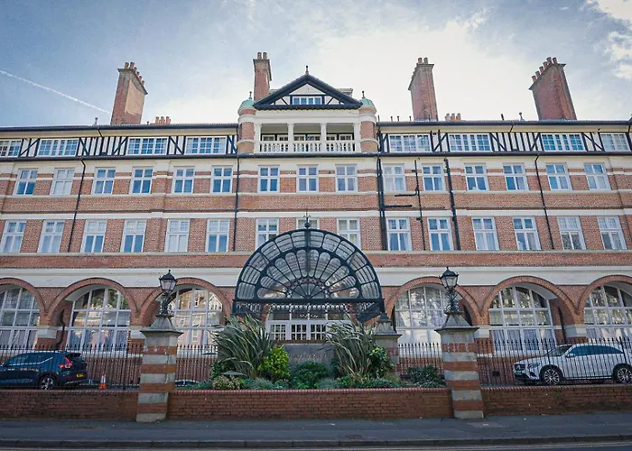Burlington Mansions - Stunning Coastal